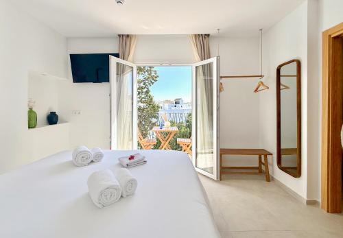 En eller flere senge i et værelse på Hotel Boutique Máram - Adults Recommended