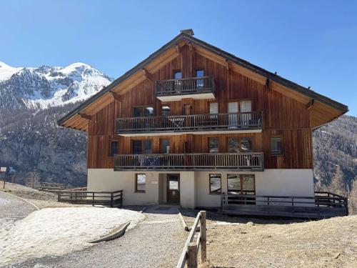 Appartement 4 pers avec piscine, jacuzzi et balcon, proche des pistes - Les Orres - FR-1-322-421