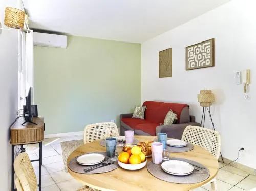 Au coeur de Juan-les-Pins, Magnifique Appartement, Clim, 30m de la Plage photo 1