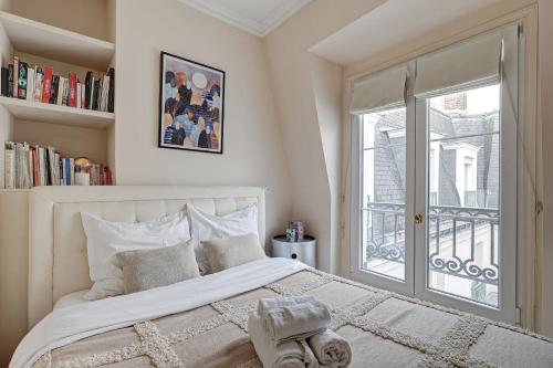 Saint Germain des Prés - 1BR - Paris Vacation Rentals