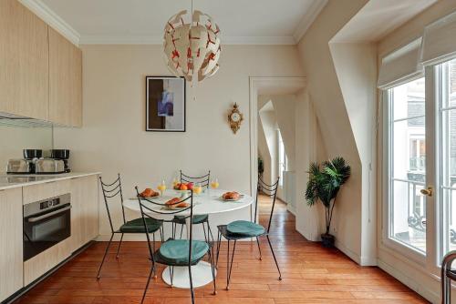 Saint Germain des Prés - 1BR - Paris Vacation Rentals