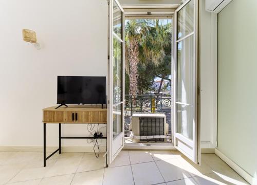Au coeur de Juan-les-Pins, Magnifique Appartement, Clim, 30m de la Plage photo 13