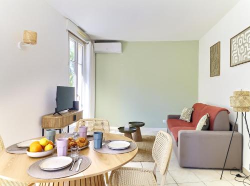 Au coeur de Juan-les-Pins, Magnifique Appartement, Clim, 30m de la Plage photo 16