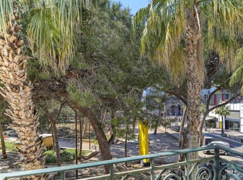 Au coeur de Juan-les-Pins, Magnifique Appartement, Clim, 30m de la Plage photo 18