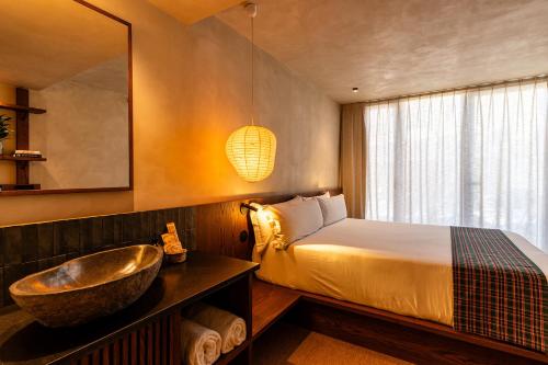 chic&basic Tokyo Hoose