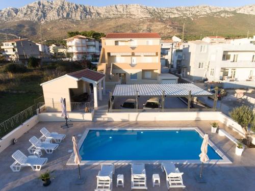 Apartments Oliva with Heated Pool