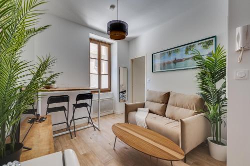 ღ Le Cosy Brienne • T2 au Centre-Ville ღ Métro