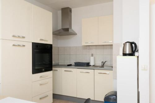 Apartment Sofia with Balcony - 55m2 - 1 KM to the Sea