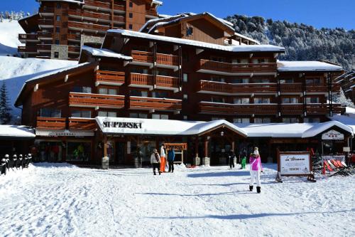 Résidence Pralin - APPARTEMENT LUMINEUX, IDÉAL POUR UNE FAMILLE, SKIS AUX PIEDS MAE-7484
