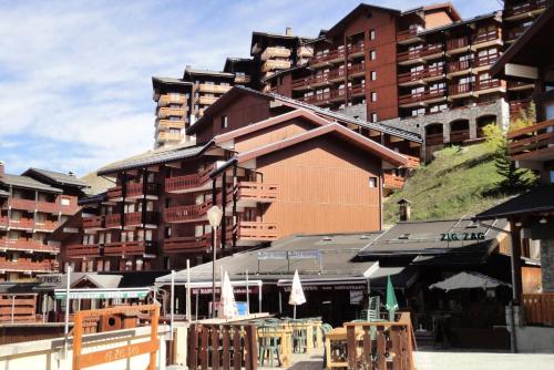 Résidence Pralin - APPARTEMENT LUMINEUX, IDÉAL POUR UNE FAMILLE, SKIS AUX PIEDS MAE-7484