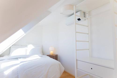 Maisonette apartment by Schonbrunn