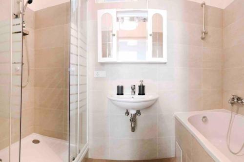 Spacious apartment on 3rd Floor no elevator