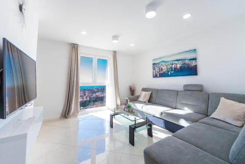 Sea View and Private Terrace