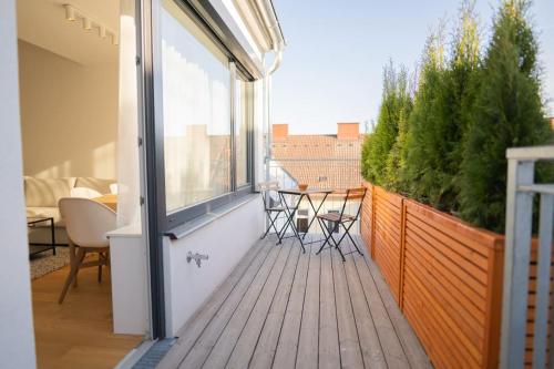 Small Penthouse with terrace by Schonbrunn