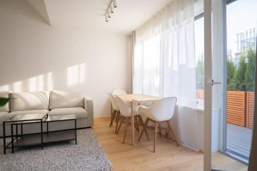 Small Penthouse with terrace by Schonbrunn