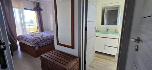 Apartment near the beach, with pool