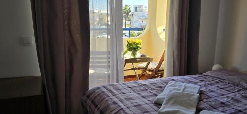 Apartment near the beach, with pool