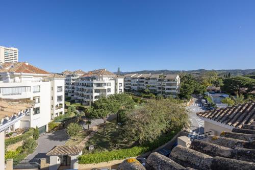 Amazing 4Br Apart. Parking, Pool, Close to the Sea