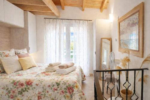 Fedra's cozy apartment in Roda beach