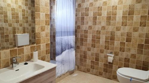 Chalet con piscina comunitaria y vistas al castillo en Peñiscola-3 terrazas-WIFI-parking