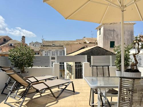 Casa Afrodite Old Town Corfu Duplex with Private Roof Terrace next to St Spyridon