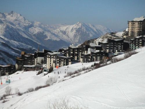 Résidence Coryles B - Appartement confortable · Accès direct aux pistes · Parking inclus MAE-1014