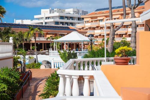 Tenerife Royal Gardens - frontline -heated pool