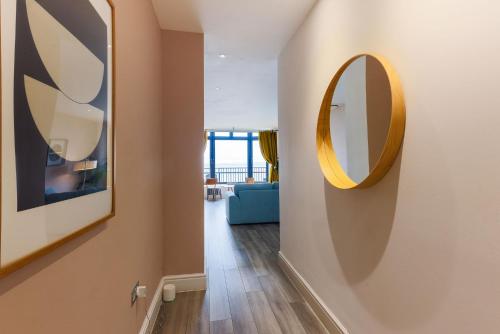 Luxury 1BR Seafront Apartment photo 19