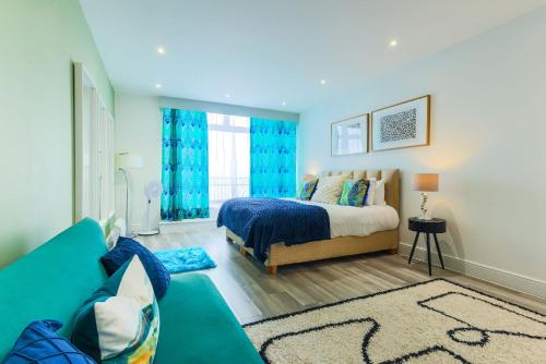 Luxury 1BR Seafront Apartment photo 35