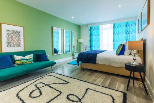 Luxury 1BR Seafront Apartment photo 45