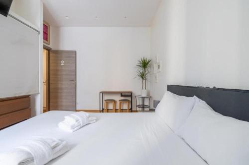Bright Room - Private Bath - Center of Rome