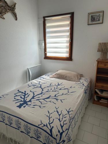 T3 CLIMATISE 40m2 Piscine Parking PRIVE 2 Chambres Secteur falaises 50 m de la plage Proche centre-port 4 Personnes