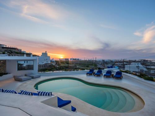 Villa Kiya - Beachfront Villa with Mykonos Town and Sunset Views