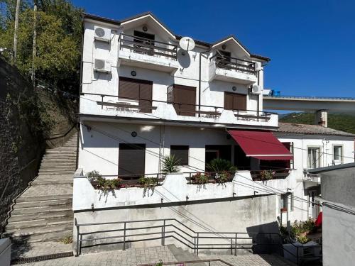 Apartments Skalini