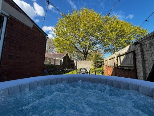 Tranquil Hideaway with Hot Tub and Pool Table photo 17