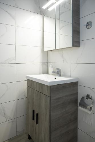 Zeusplace Paralia Apartment 2 and Private Parking