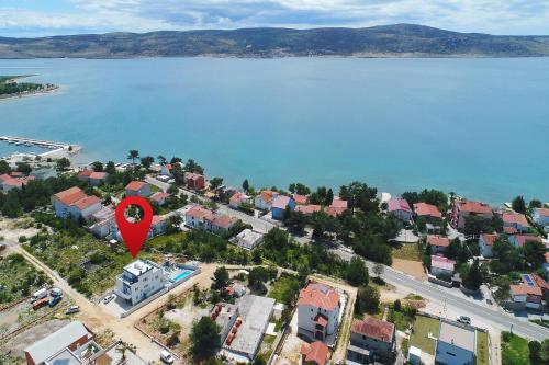Apartments with swimming pool Seline, Paklenica - 25503