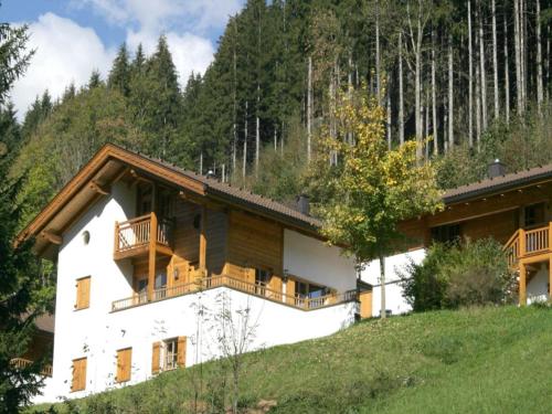 Quiet chalet with swimming pool in Wald im Pinzgau