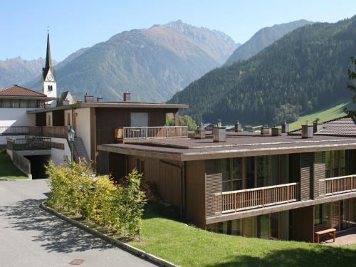 Chalet in Königsleiten near Ski Lift & Sauna