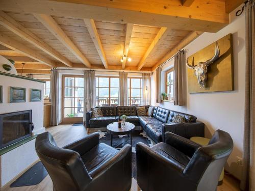 Chalet in Königsleiten near Ski Bus & Pool