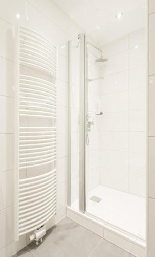 Un baño de Hotel Restaurant Böck "Roter Hahn"