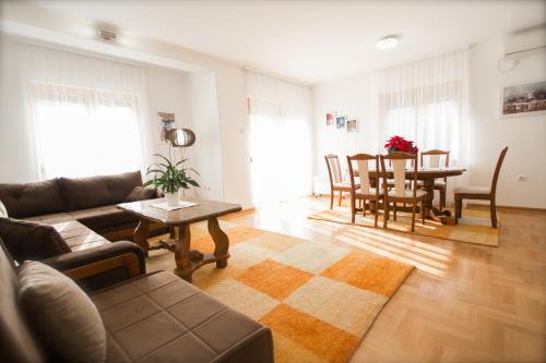 Χώρος καθιστικού στο Luxury Apartments Taša