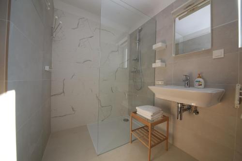 Ένα μπάνιο στο Drance 16 Apartments