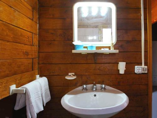 A bathroom at Villaggio La Bussola