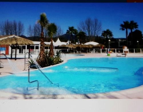 CAMPING Fréjus rue du Montourey