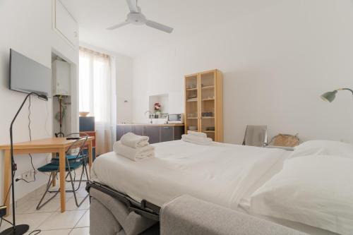 GuestHost - Comfy Studio X2 in Navigli District