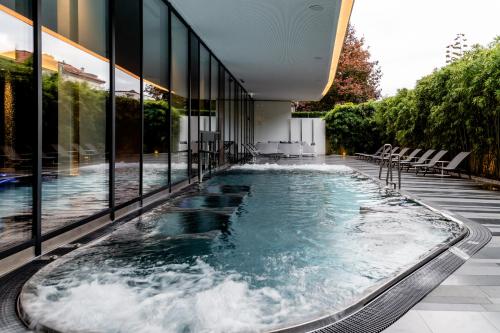 Royal Savoy Hotel & Spa — Pool view