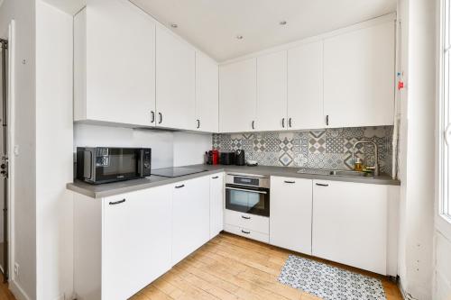 2BR Apartment Near Metro & Canal Saint-Martin