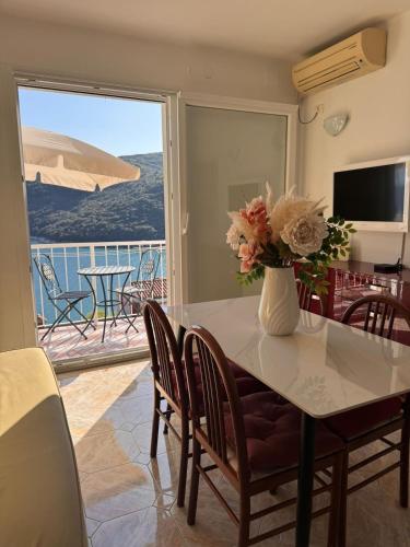 App with beautiful sea view,AC,WiFi 229