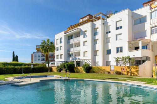 Beach And Relax Flexible 3BR APT and Parking 2 to 5 Guests